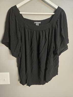 Chelsea & Theodore Square Neckline Fluttery Sleeves Dot Pattern Top Size Large